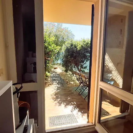 Ravissant T1 Avec Jardinet Proche De La Apartmán Hyères